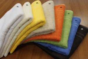 Bambuszos törölközők a szivárvány színeiben