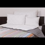 Csíkos microfiber ágytakaró - 235×250 cm